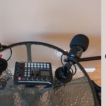 Destiny Appart' Paris -Beauvais-Orly- Podcasts- Stade De France Stains Luaran gambar