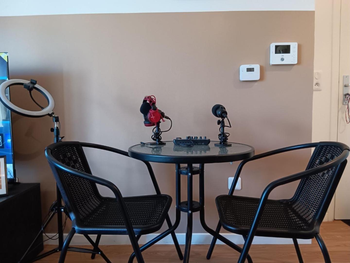 Destiny Appart' Paris -Beauvais-Orly- Podcasts- Stade De France Stains Luaran gambar